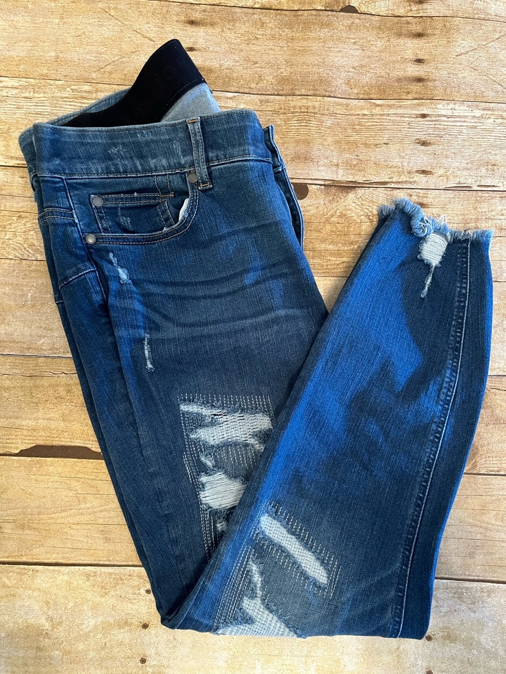 Torrid Women’s Bombshell Skinny Premium Stretch Distressed Jeans EUC Size 18